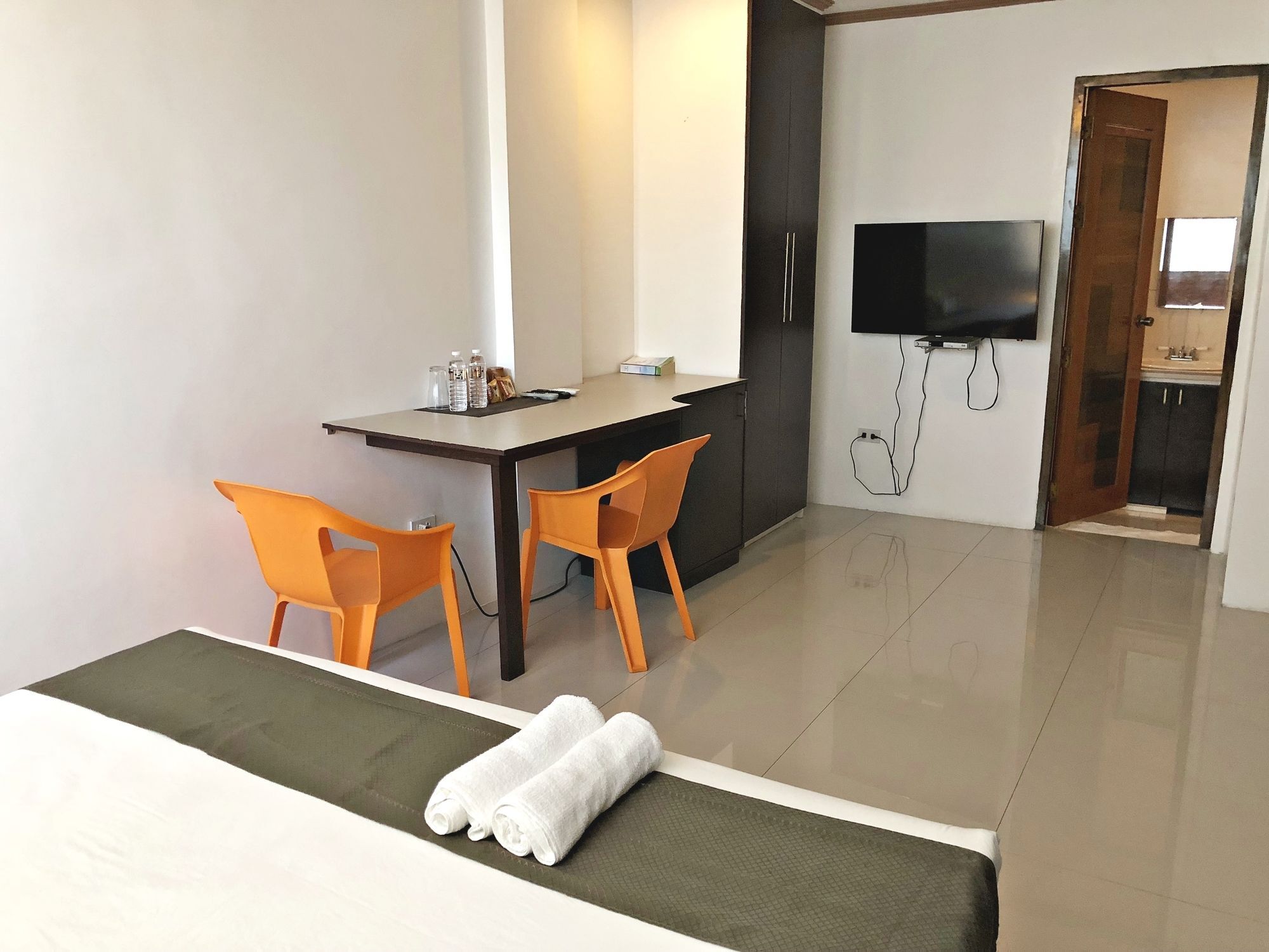 Daj Suites Boutique Hotel タガイタイ エクステリア 写真